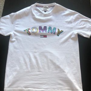 Tommy Hilfiger graphic, size medium